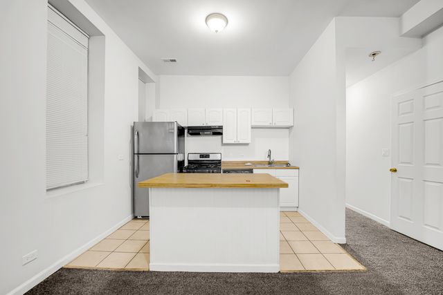 752 E 43rd Street 2E, Chicago, IL 60653