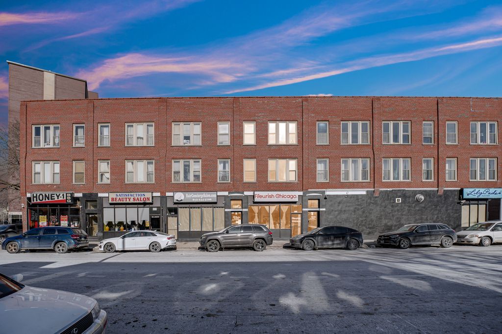 752 E 43rd Street 2E, Chicago, IL 60653