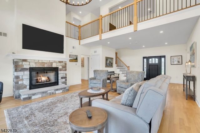 42 Brantwood Ter, Mansfield Twp., NJ 07840