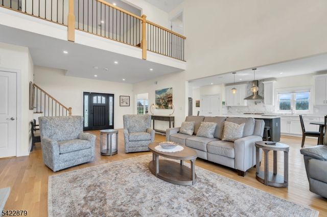 42 Brantwood Ter, Mansfield Twp., NJ 07840