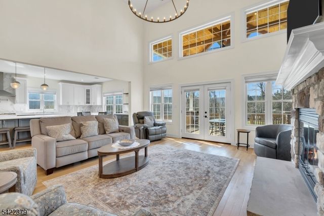 42 Brantwood Ter, Mansfield Twp., NJ 07840