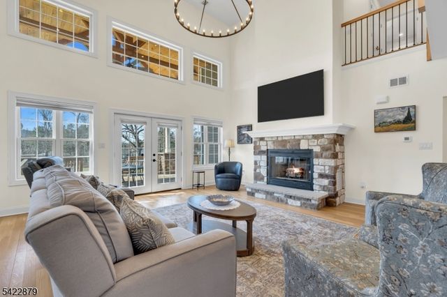 42 Brantwood Ter, Mansfield Twp., NJ 07840