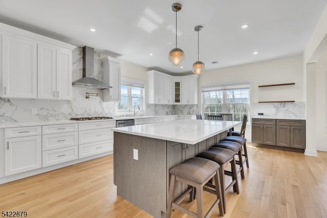 42 Brantwood Ter, Mansfield Twp., NJ 07840