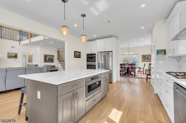42 Brantwood Ter, Mansfield Twp., NJ 07840