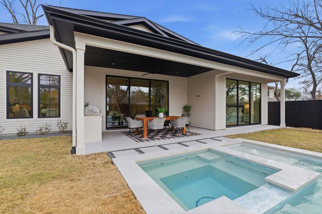 3005 Silverleaf DR, Austin, TX 78757