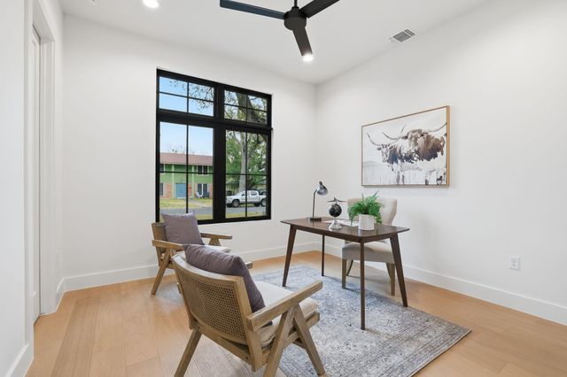 3005 Silverleaf DR, Austin, TX 78757