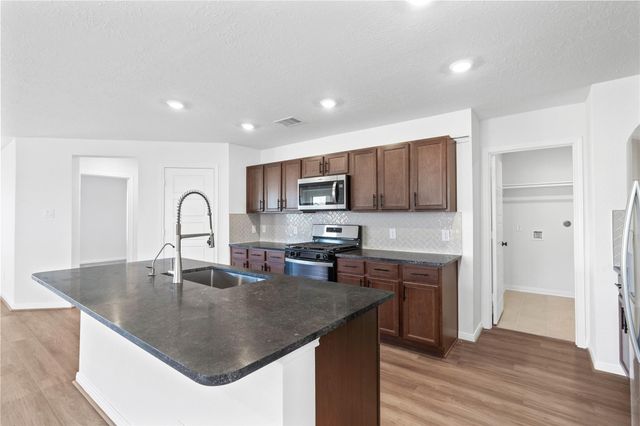 1915 Bemus Drive, Fresno, TX 77545