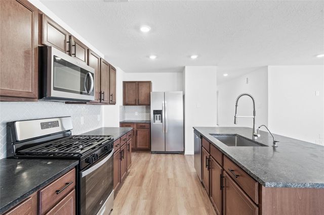 1915 Bemus Drive, Fresno, TX 77545