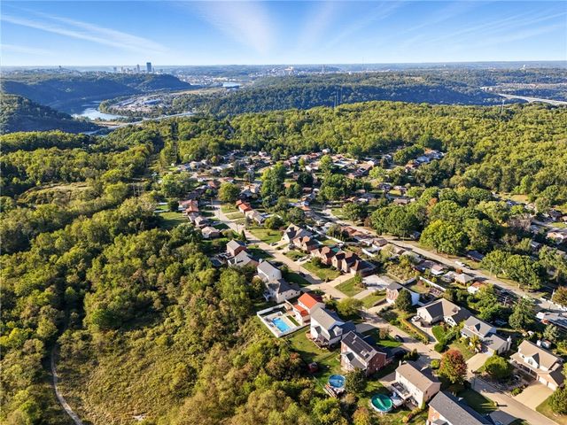 4540 Marina Drive, Lincoln Place, PA 15120