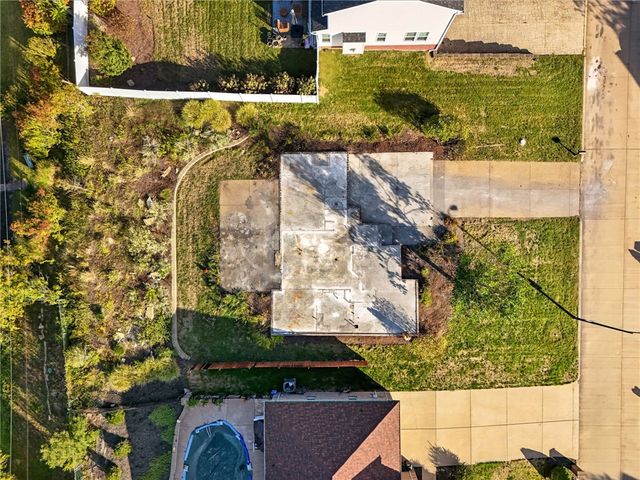 4540 Marina Drive, Lincoln Place, PA 15120