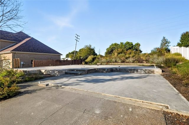 4540 Marina Drive, Lincoln Place, PA 15120