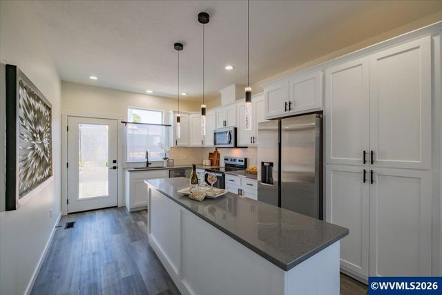 538 S 7th St, Independence, OR 97351