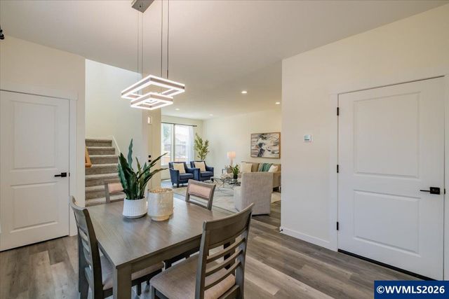 538 S 7th St, Independence, OR 97351