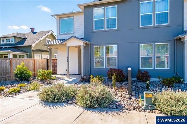 538 S 7th St, Independence, OR 97351