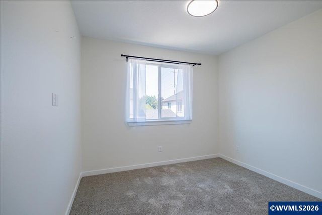 538 S 7th St, Independence, OR 97351