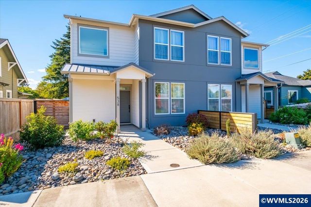 538 S 7th St, Independence, OR 97351