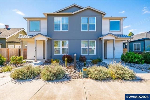 538 S 7th St, Independence, OR 97351