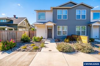 538 S 7th St, Independence, OR 97351