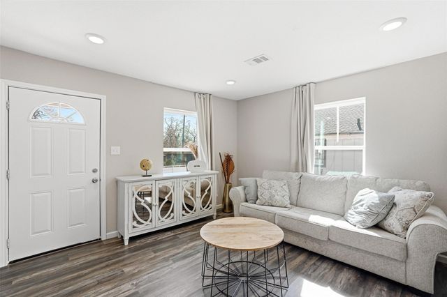 2637 Pine Street, Dallas, TX 75215