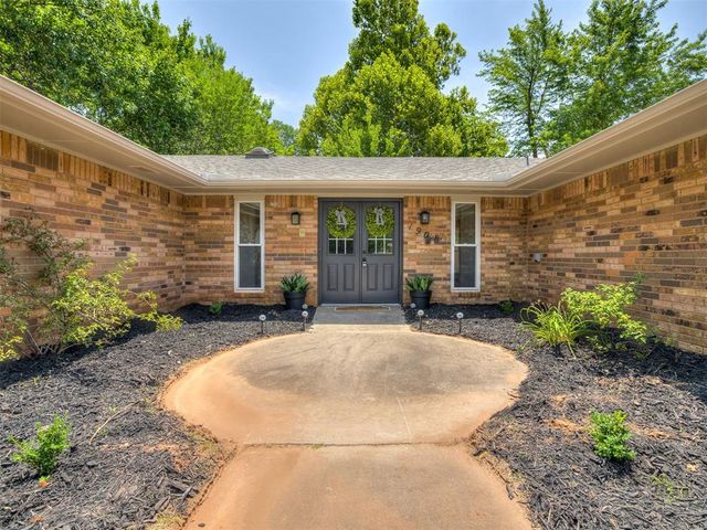 1908 E Willow Creek Terrace, Mustang, OK 73064