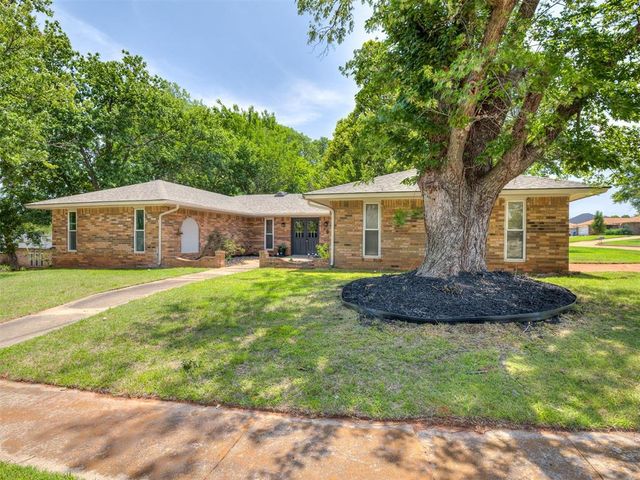 1908 E Willow Creek Terrace, Mustang, OK 73064