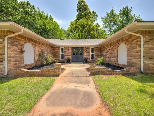1908 E Willow Creek Terrace, Mustang, OK 73064