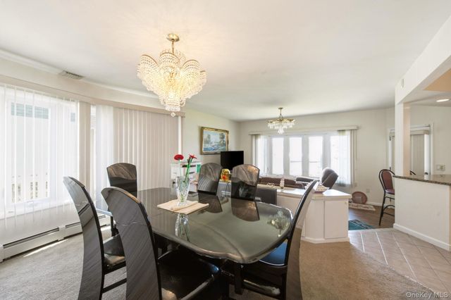 212 Shore Road, Lindenhurst, NY 11757