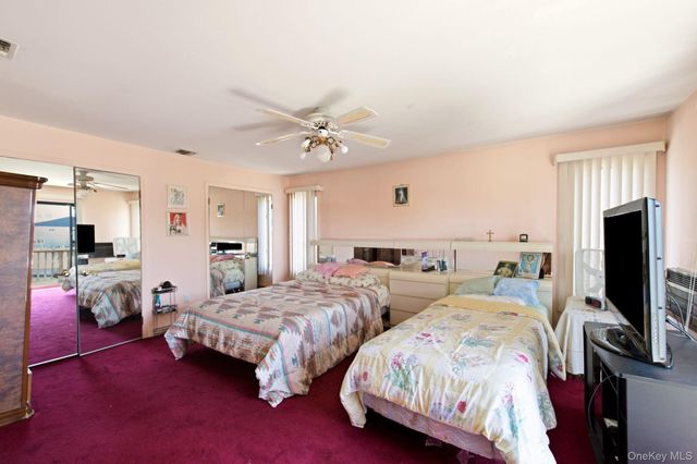 212 Shore Road, Lindenhurst, NY 11757