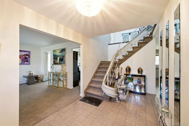 212 Shore Road, Lindenhurst, NY 11757