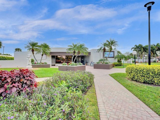 2253 SW 17TH Drive, Deerfield Beach, FL 33442