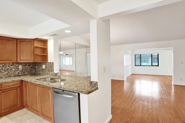 2253 SW 17TH Drive, Deerfield Beach, FL 33442
