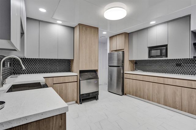 2253 SW 17TH Drive, Deerfield Beach, FL 33442