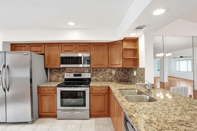 2253 SW 17TH Drive, Deerfield Beach, FL 33442