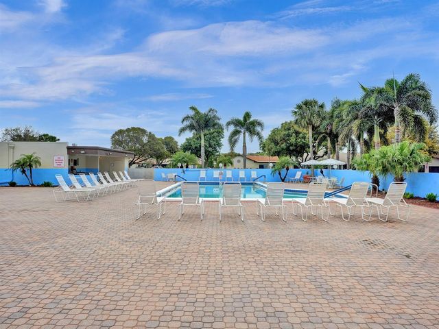2253 SW 17TH Drive, Deerfield Beach, FL 33442