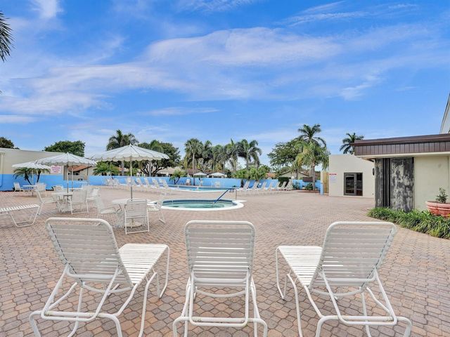 2253 SW 17TH Drive, Deerfield Beach, FL 33442