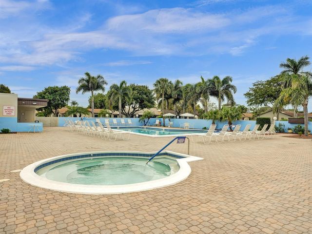 2253 SW 17TH Drive, Deerfield Beach, FL 33442