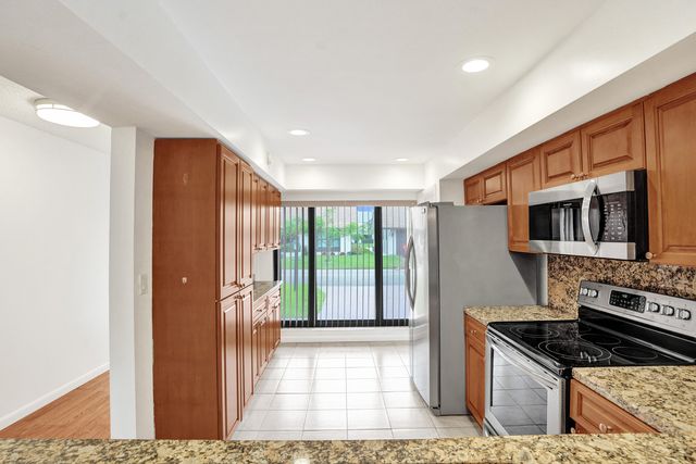 2253 SW 17TH Drive, Deerfield Beach, FL 33442