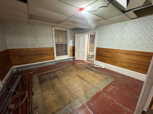 33 Pleasant Street, Littleton, NH 03561