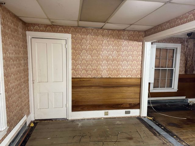 33 Pleasant Street, Littleton, NH 03561