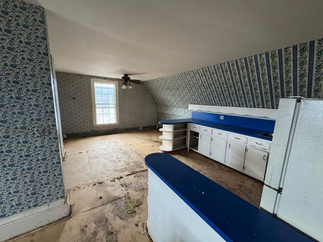 33 Pleasant Street, Littleton, NH 03561