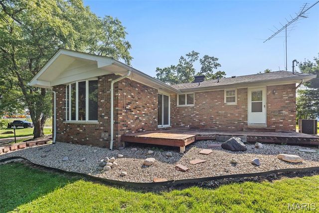 2101 S Spur 127, Greenville, IL 62246