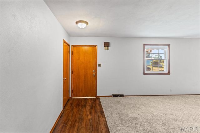 2101 S Spur 127, Greenville, IL 62246