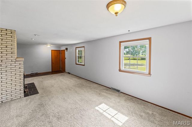 2101 S Spur 127, Greenville, IL 62246