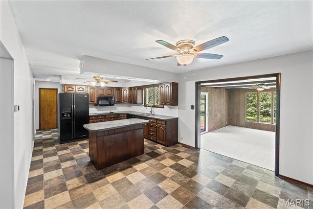 2101 S Spur 127, Greenville, IL 62246