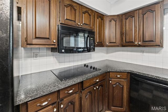 2101 S Spur 127, Greenville, IL 62246