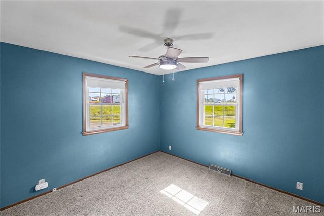 2101 S Spur 127, Greenville, IL 62246