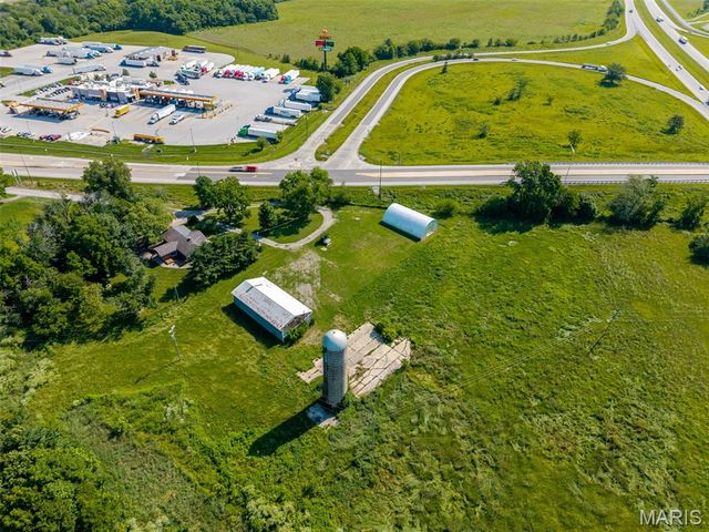 2101 S Spur 127, Greenville, IL 62246