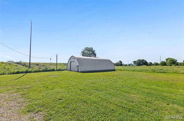 2101 S Spur 127, Greenville, IL 62246