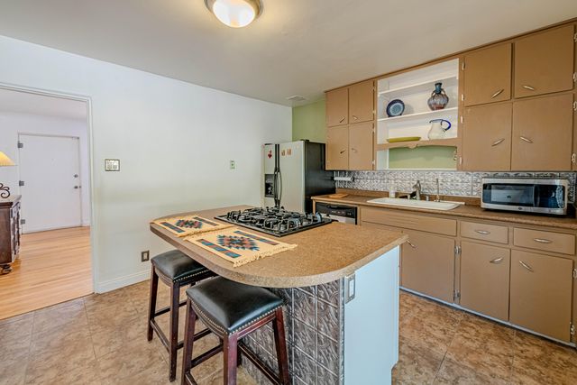 1808 Bryn Mawr Drive NE, Albuquerque, NM 87106