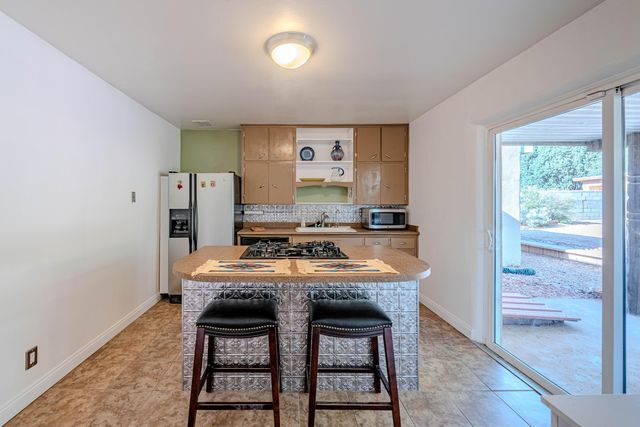 1808 Bryn Mawr Drive NE, Albuquerque, NM 87106